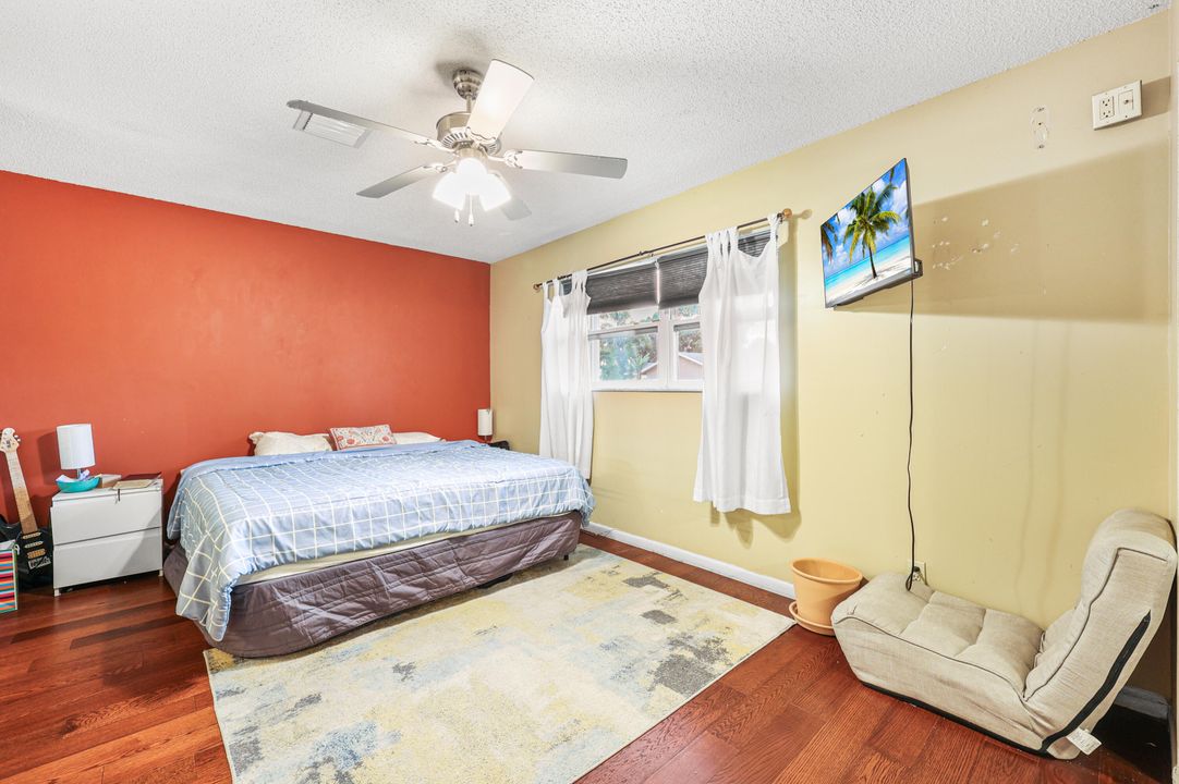 For Sale: $475,000 (3 beds, 2 baths, 1387 Square Feet)