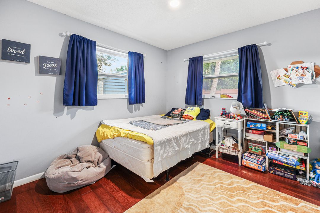 For Sale: $475,000 (3 beds, 2 baths, 1387 Square Feet)