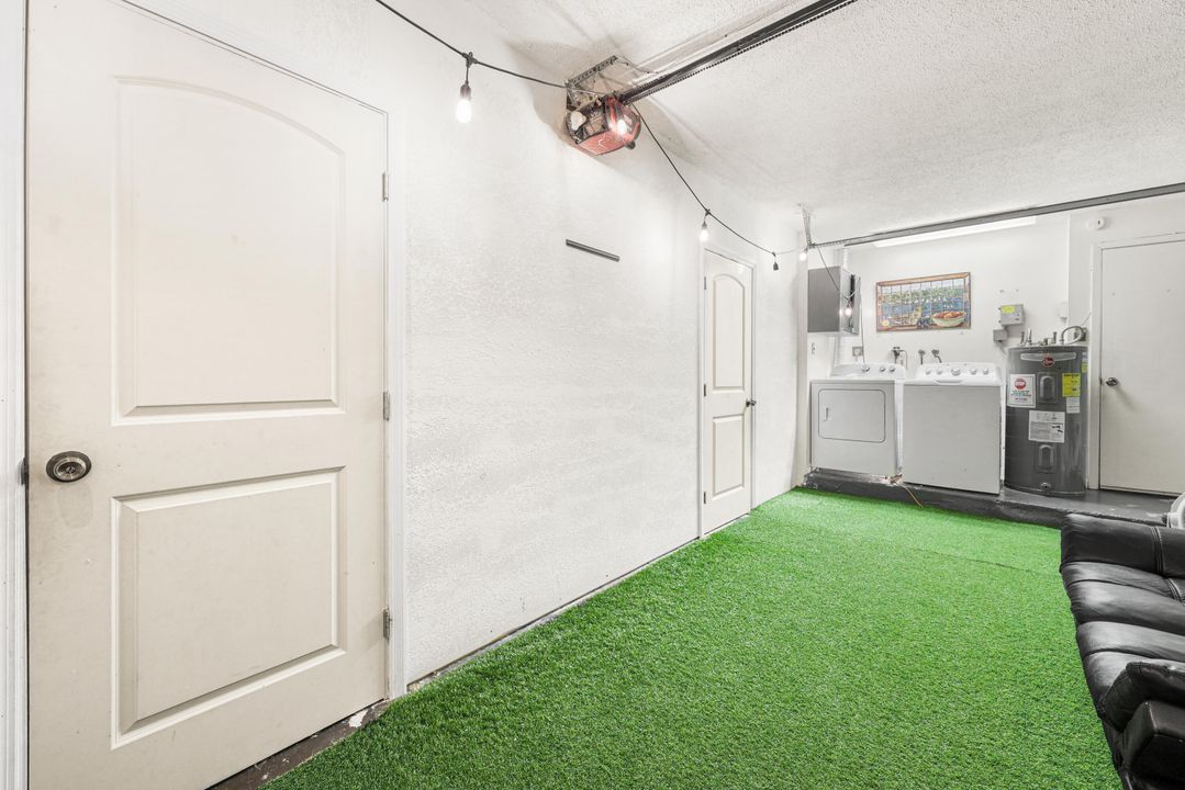 For Sale: $475,000 (3 beds, 2 baths, 1387 Square Feet)