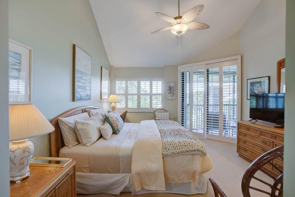 For Rent: $3,500 (3 beds, 2 baths, 1476 Square Feet)