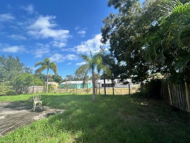 Под контрактом: $350,000 (3 спален, 2 ванн, 1044 Квадратных фут)