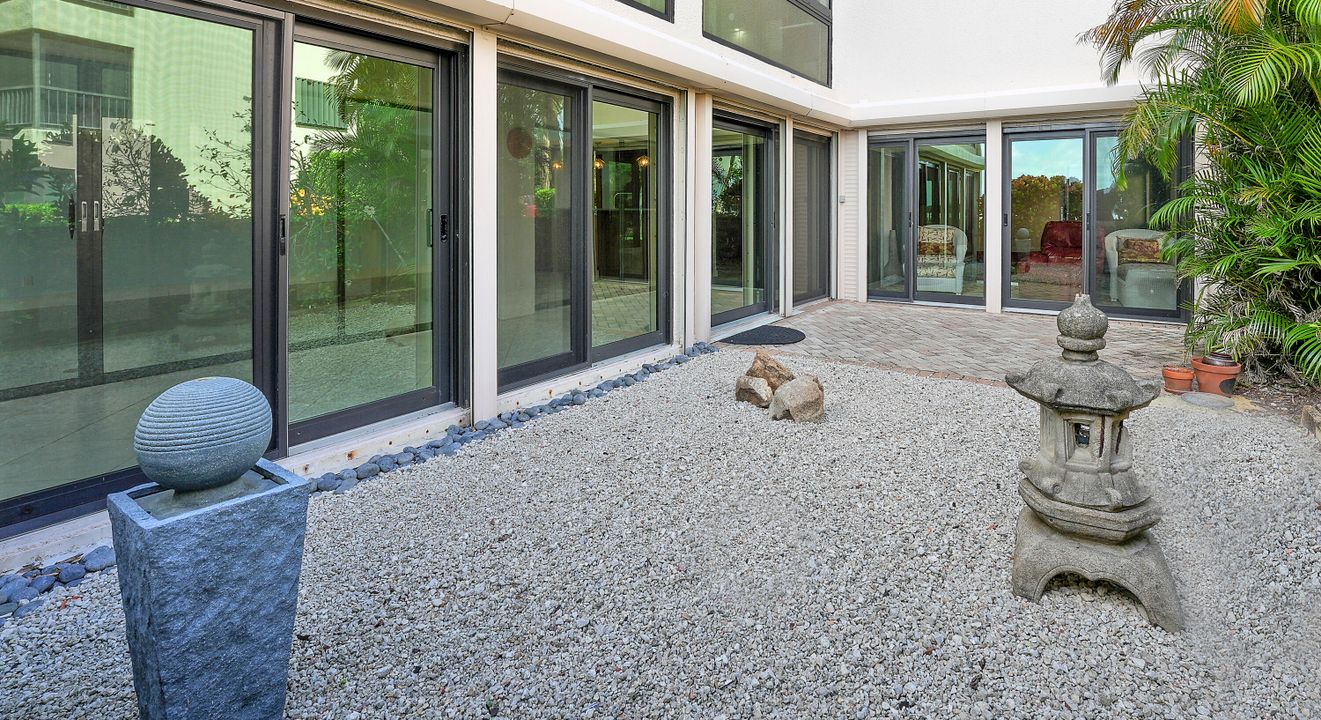 For Sale: $1,275,000 (3 beds, 3 baths, 2197 Square Feet)