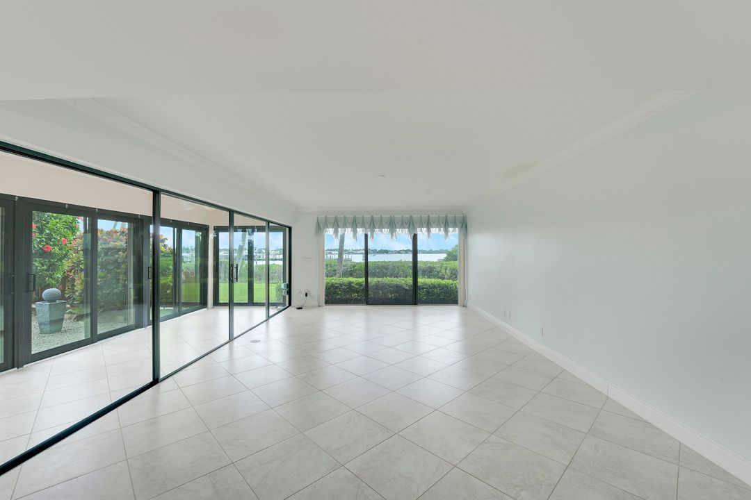 For Sale: $1,275,000 (3 beds, 3 baths, 2197 Square Feet)