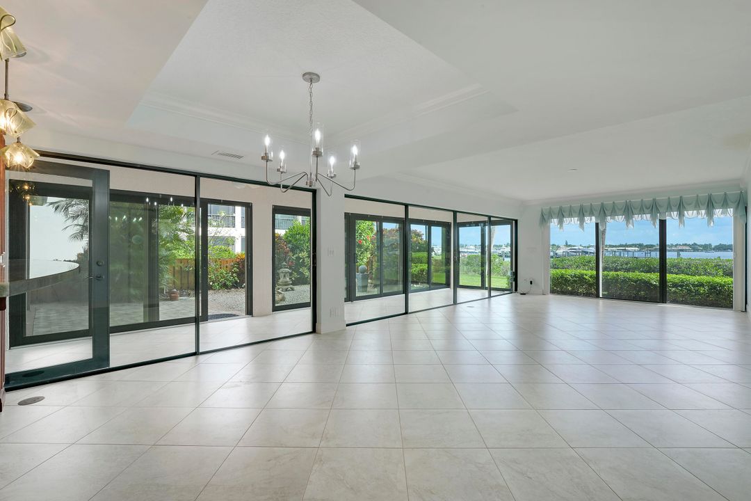 For Sale: $1,275,000 (3 beds, 3 baths, 2197 Square Feet)