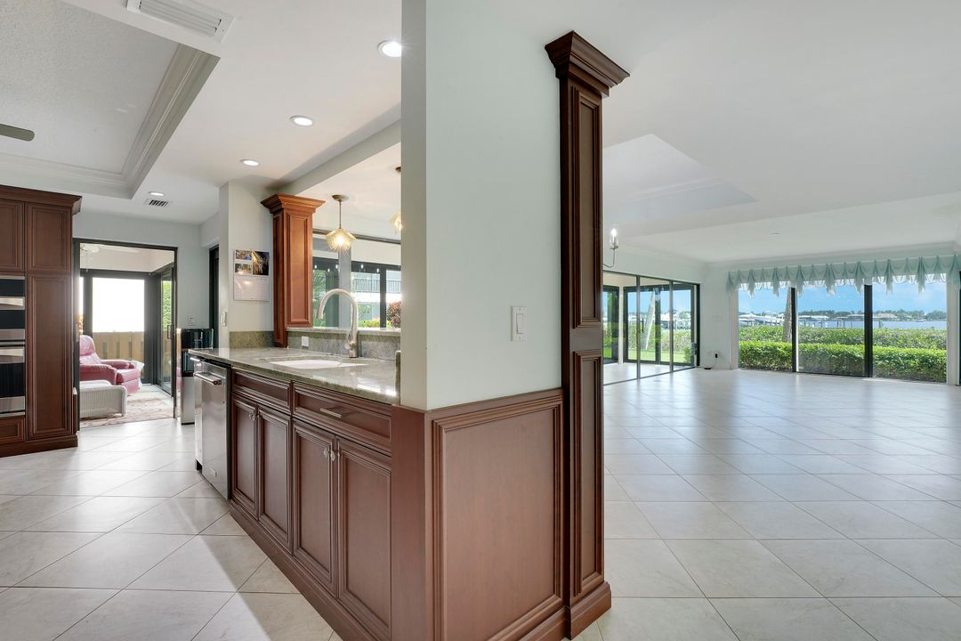 For Sale: $1,275,000 (3 beds, 3 baths, 2197 Square Feet)