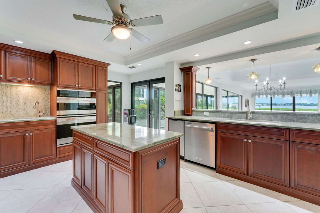 For Sale: $1,275,000 (3 beds, 3 baths, 2197 Square Feet)