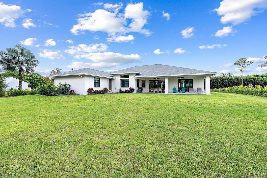 Active With Contract: $1,850,000 (5 beds, 5 baths, 4250 Square Feet)