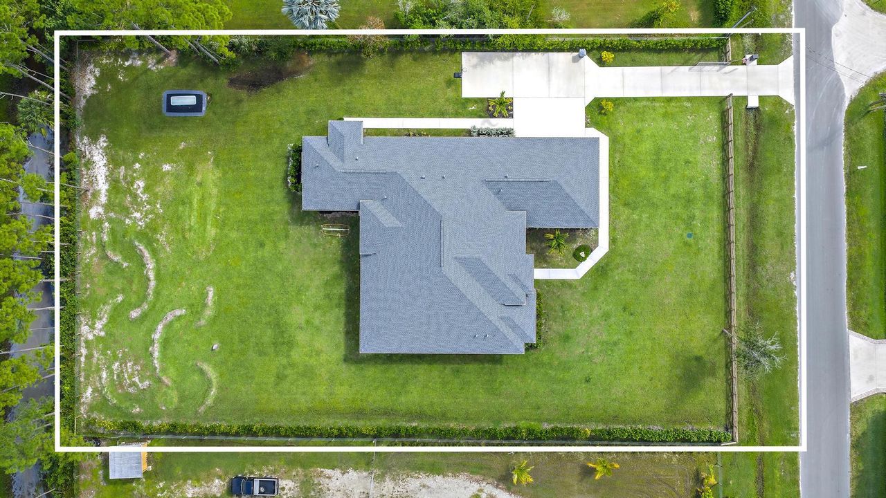 Active With Contract: $1,850,000 (5 beds, 5 baths, 4250 Square Feet)