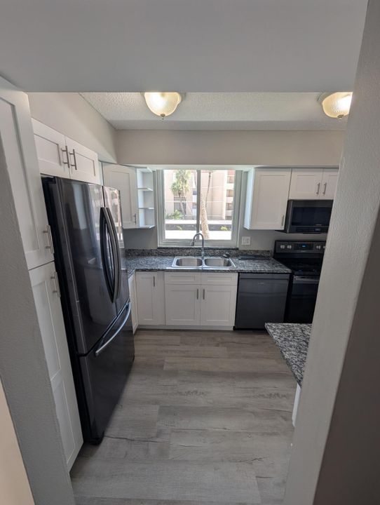 В аренду: $2,750 (2 спален, 2 ванн, 1211 Квадратных фут)