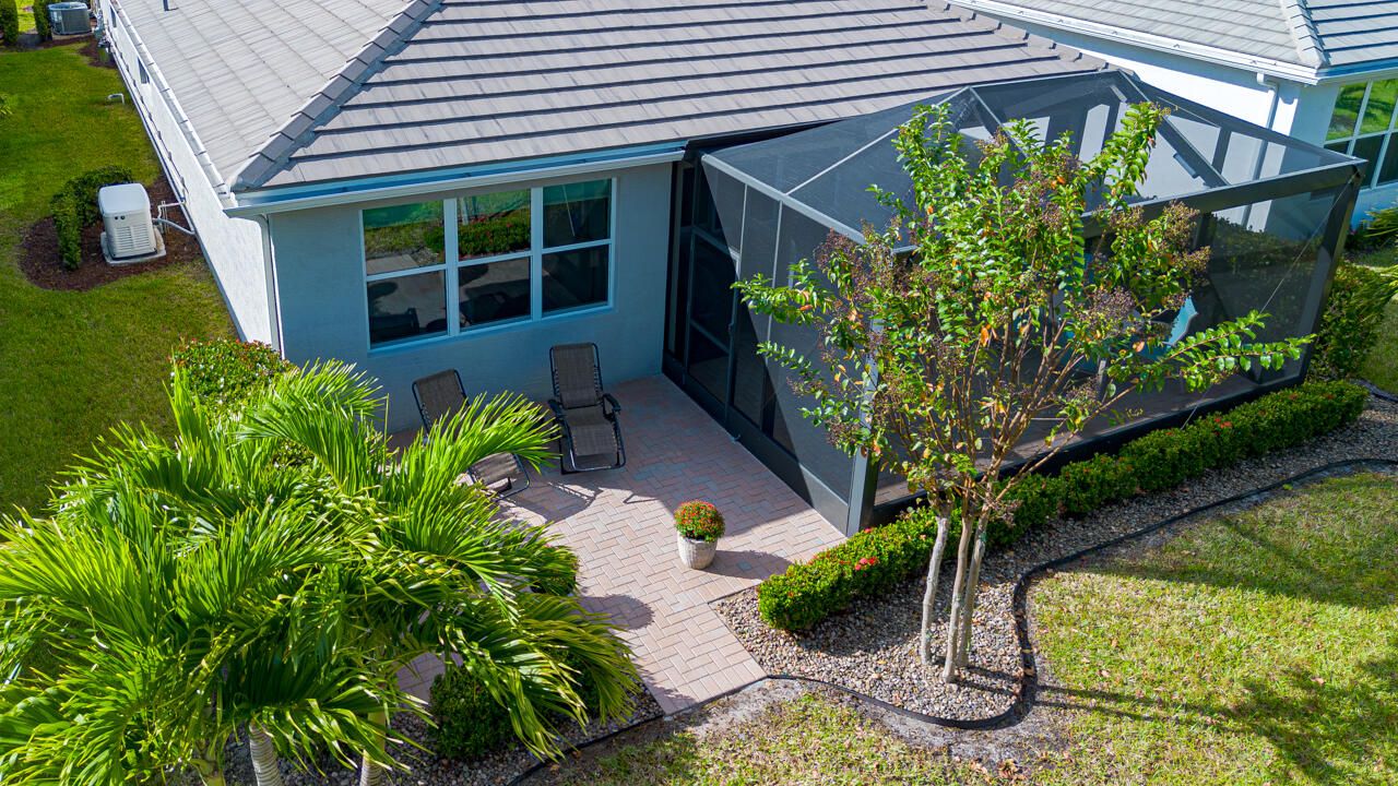 Active With Contract: $495,900 (2 beds, 2 baths, 1842 Square Feet)