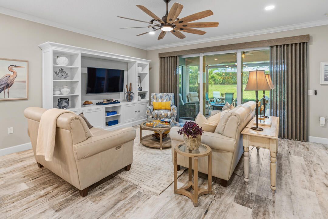 Active With Contract: $495,900 (2 beds, 2 baths, 1842 Square Feet)