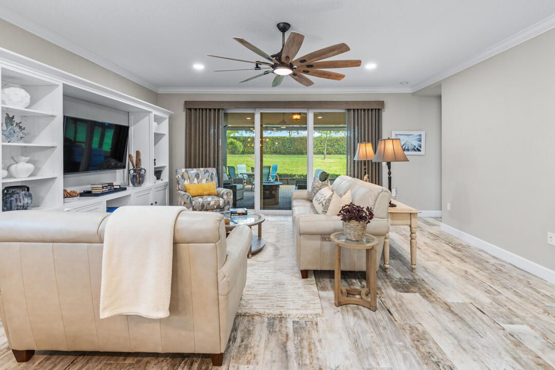 Active With Contract: $495,900 (2 beds, 2 baths, 1842 Square Feet)