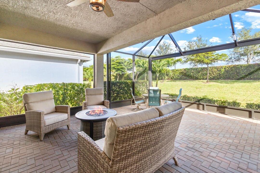 Active With Contract: $495,900 (2 beds, 2 baths, 1842 Square Feet)