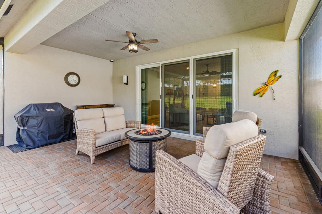 Active With Contract: $495,900 (2 beds, 2 baths, 1842 Square Feet)