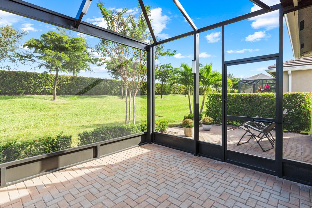 Active With Contract: $495,900 (2 beds, 2 baths, 1842 Square Feet)