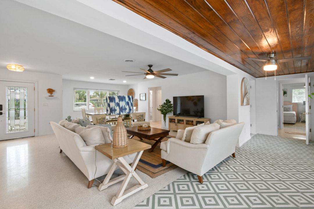 На продажу: $899,000 (4 спален, 3 ванн, 2316 Квадратных фут)