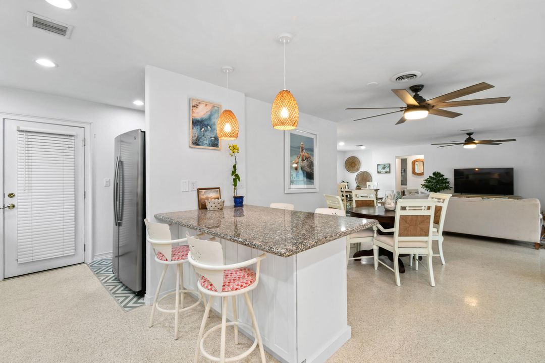 На продажу: $899,000 (4 спален, 3 ванн, 2316 Квадратных фут)