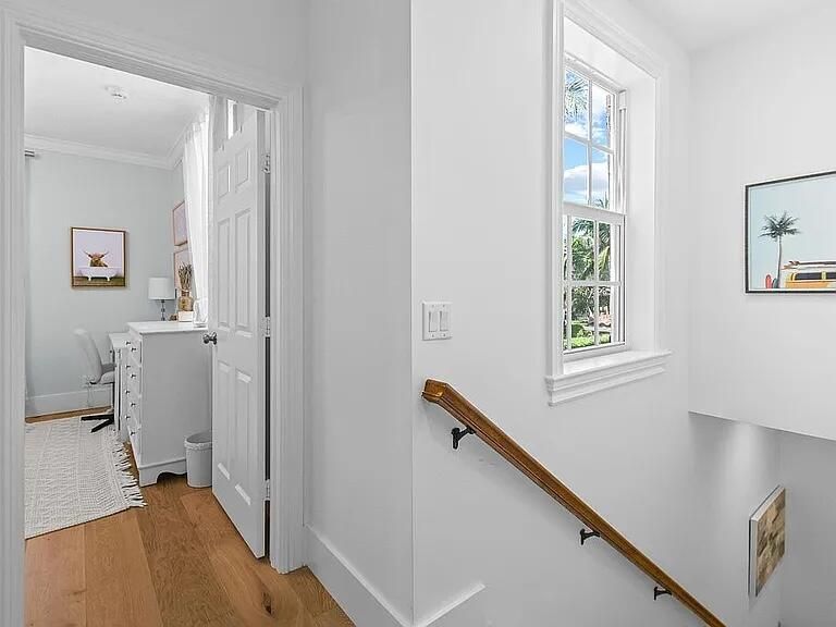 Active With Contract: $2,449,000 (6 beds, 4 baths, 4115 Square Feet)