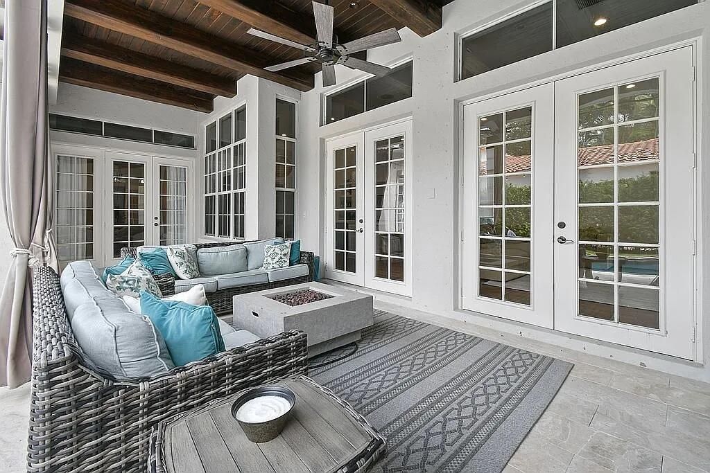 Active With Contract: $2,449,000 (6 beds, 4 baths, 4115 Square Feet)