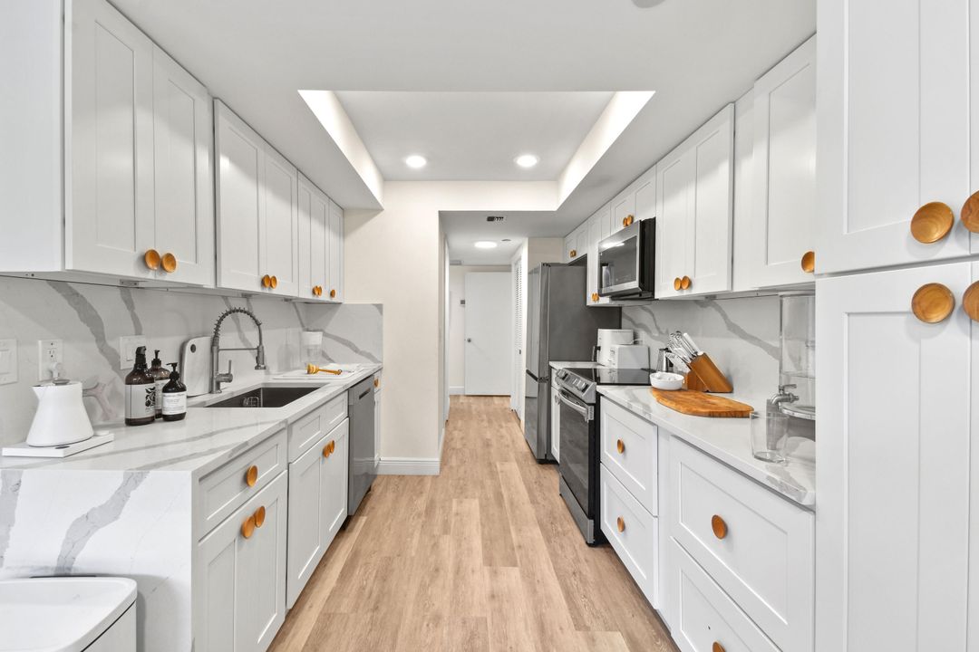 For Sale: $799,000 (2 beds, 2 baths, 1763 Square Feet)