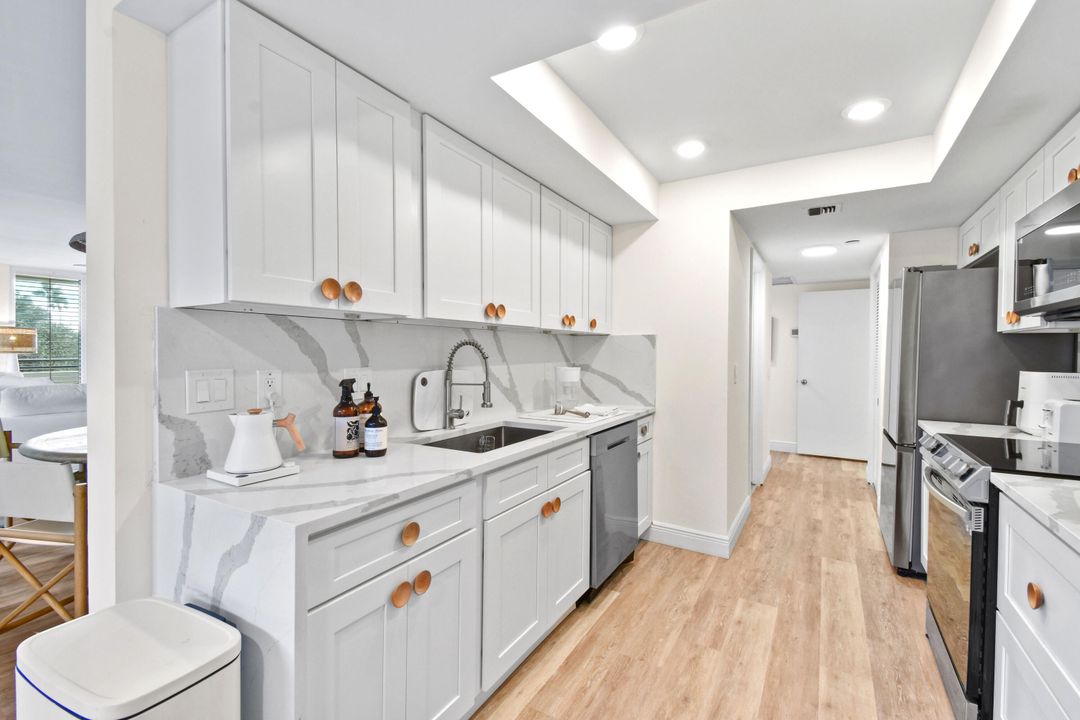 For Sale: $799,000 (2 beds, 2 baths, 1763 Square Feet)