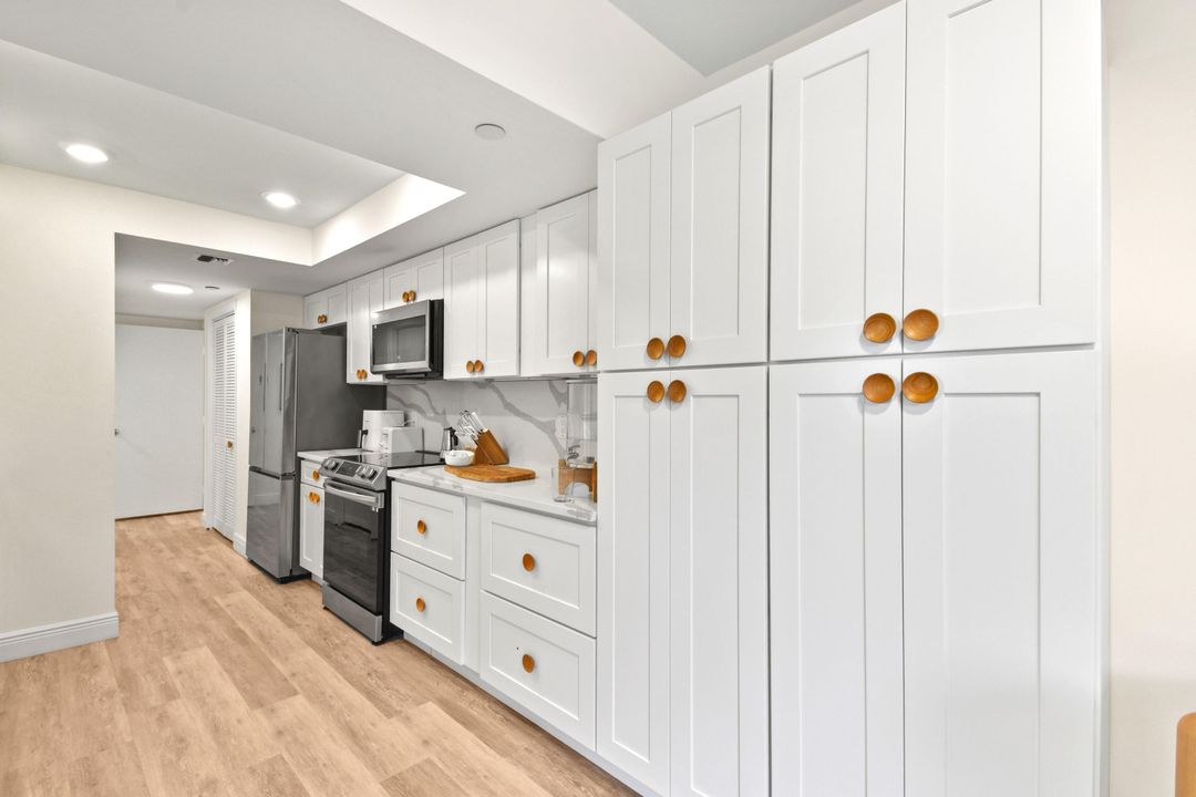 For Sale: $799,000 (2 beds, 2 baths, 1763 Square Feet)