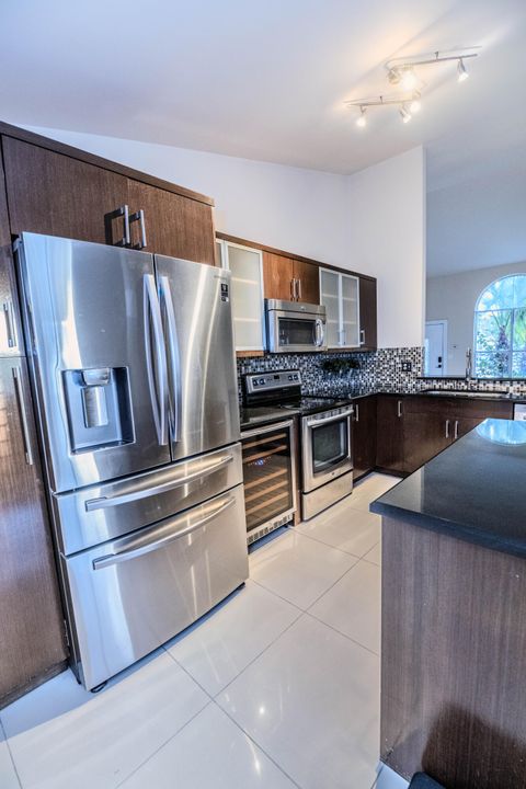 En Renta: $4,500 (3 camas, 2 baños, 1640 Pies cuadrados)