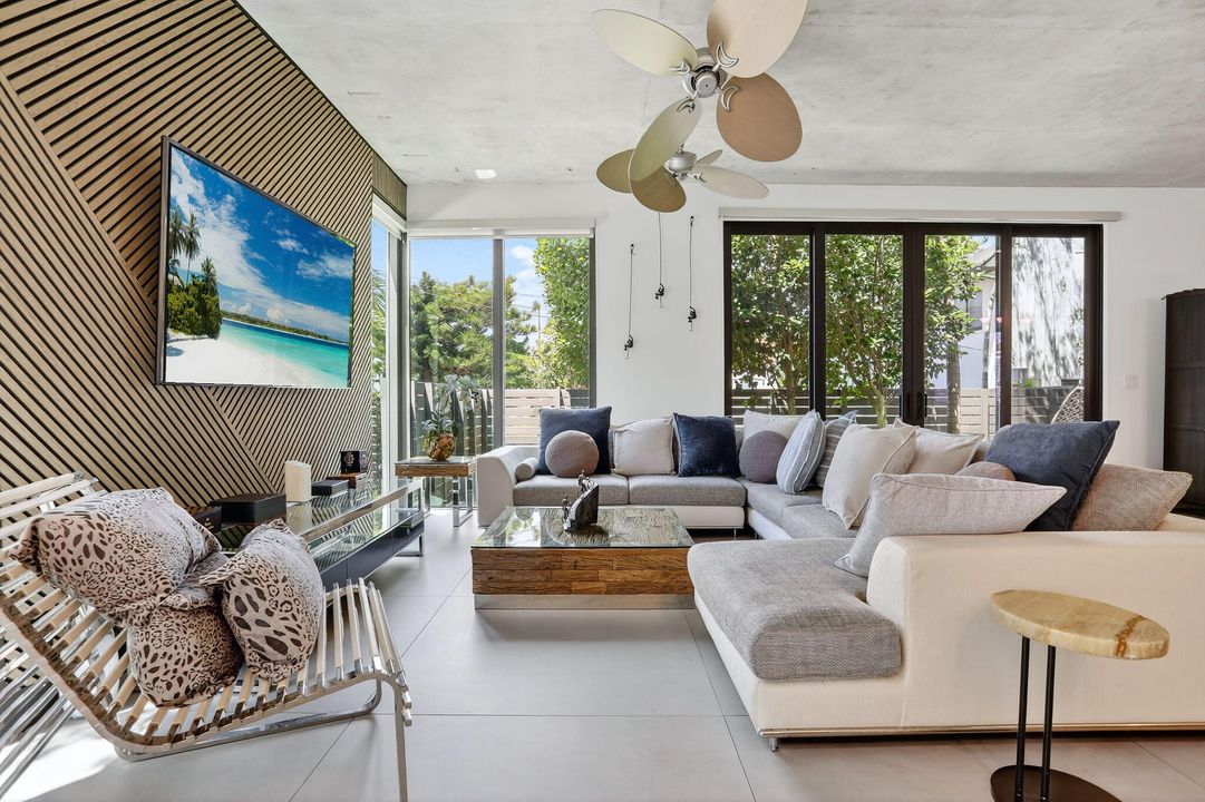 待售: $1,325,000 (3 贝兹, 3 浴室, 2239 平方英尺)