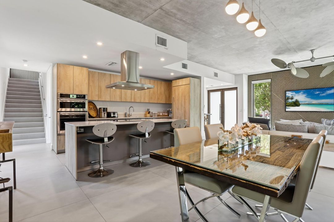 待售: $1,325,000 (3 贝兹, 3 浴室, 2239 平方英尺)