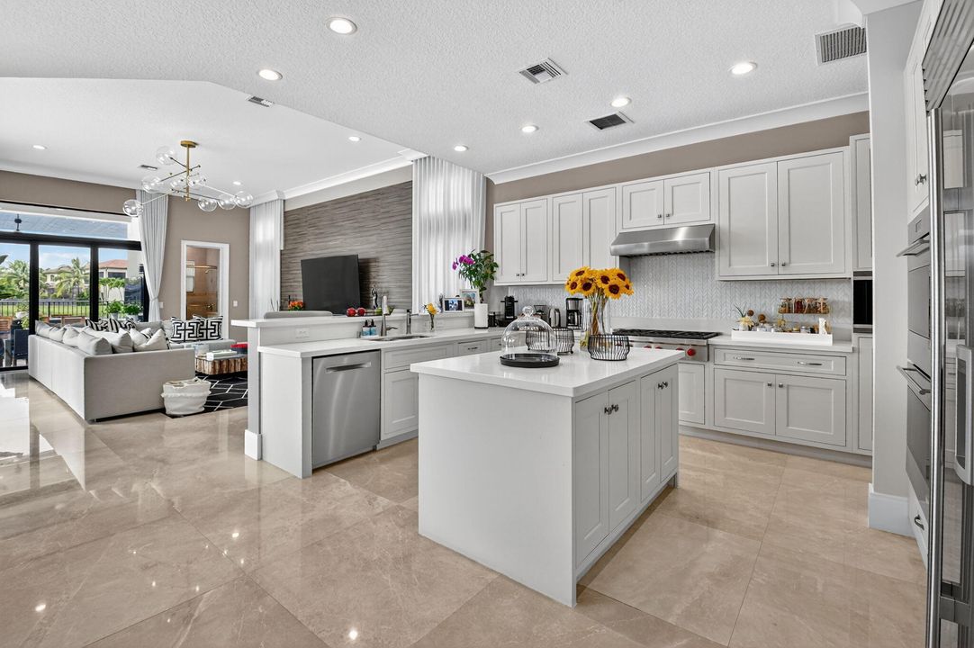 На продажу: $3,200,000 (5 спален, 6 ванн, 5529 Квадратных фут)