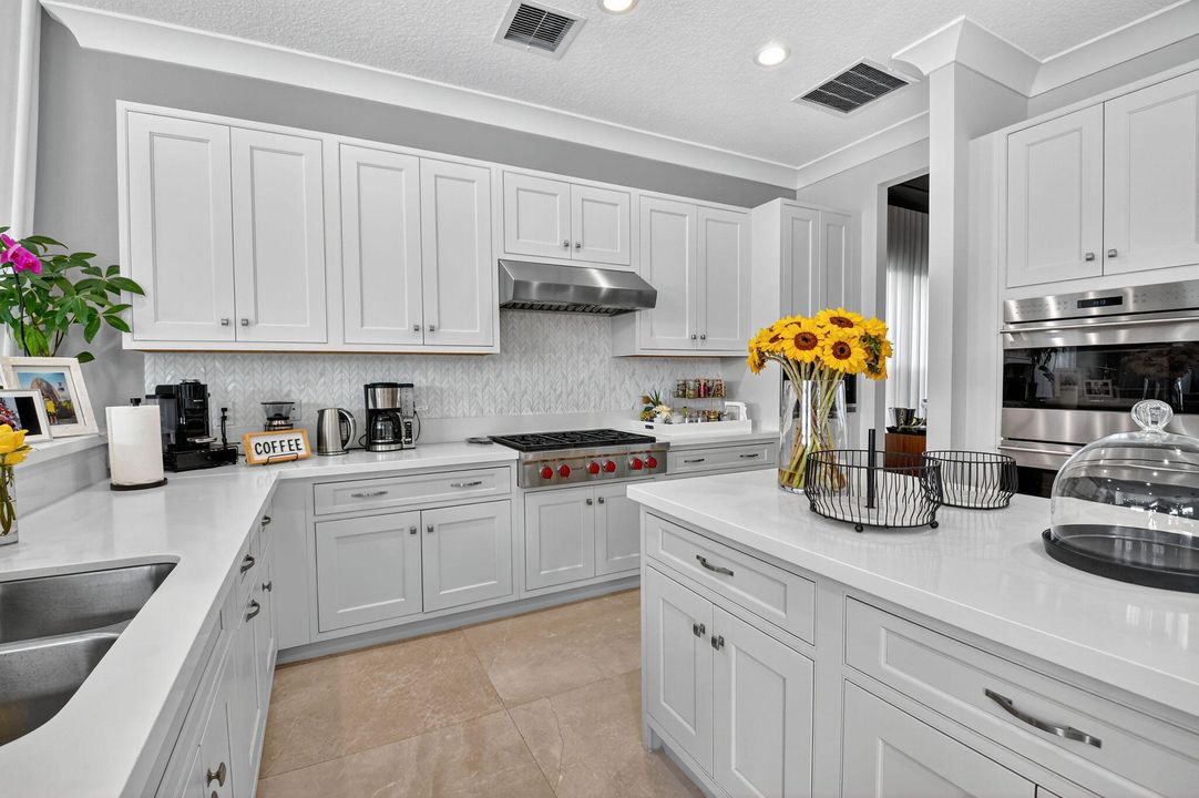 На продажу: $3,200,000 (5 спален, 6 ванн, 5529 Квадратных фут)