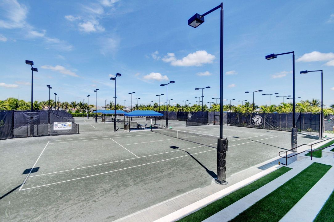 На продажу: $3,200,000 (5 спален, 6 ванн, 5529 Квадратных фут)