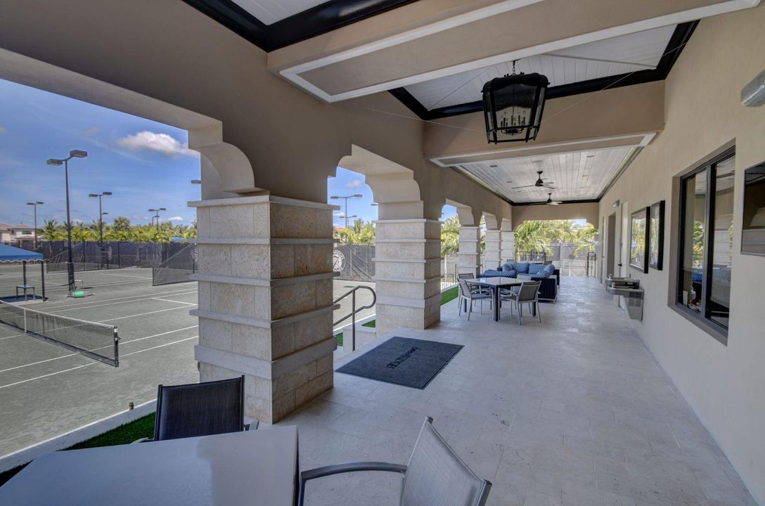 На продажу: $3,200,000 (5 спален, 6 ванн, 5529 Квадратных фут)