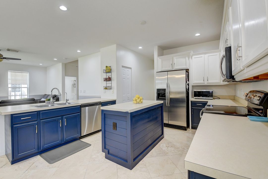 For Sale: $755,000 (3 beds, 2 baths, 2761 Square Feet)