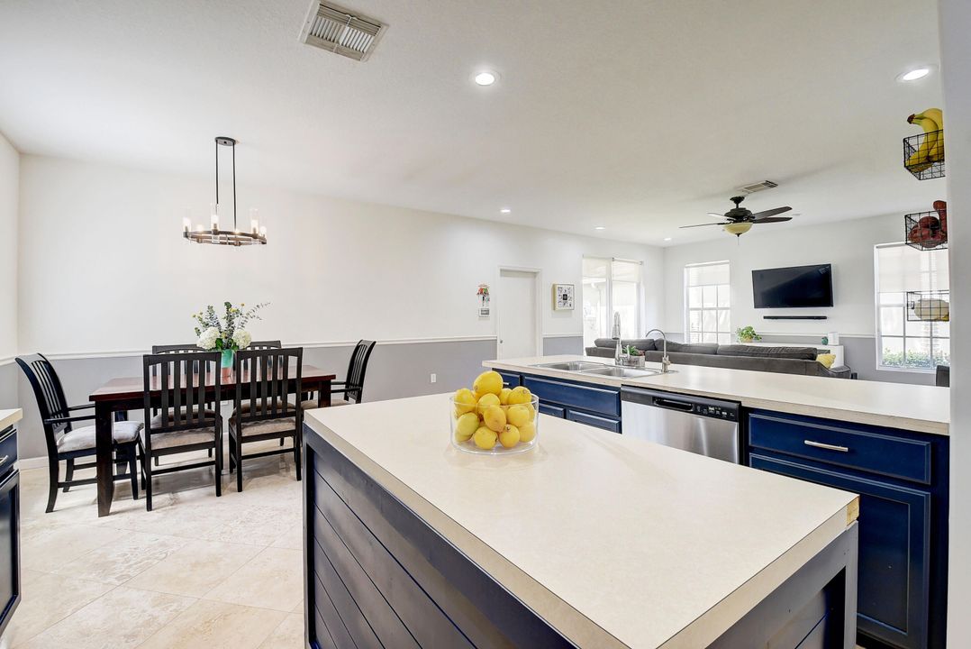 For Sale: $755,000 (3 beds, 2 baths, 2761 Square Feet)