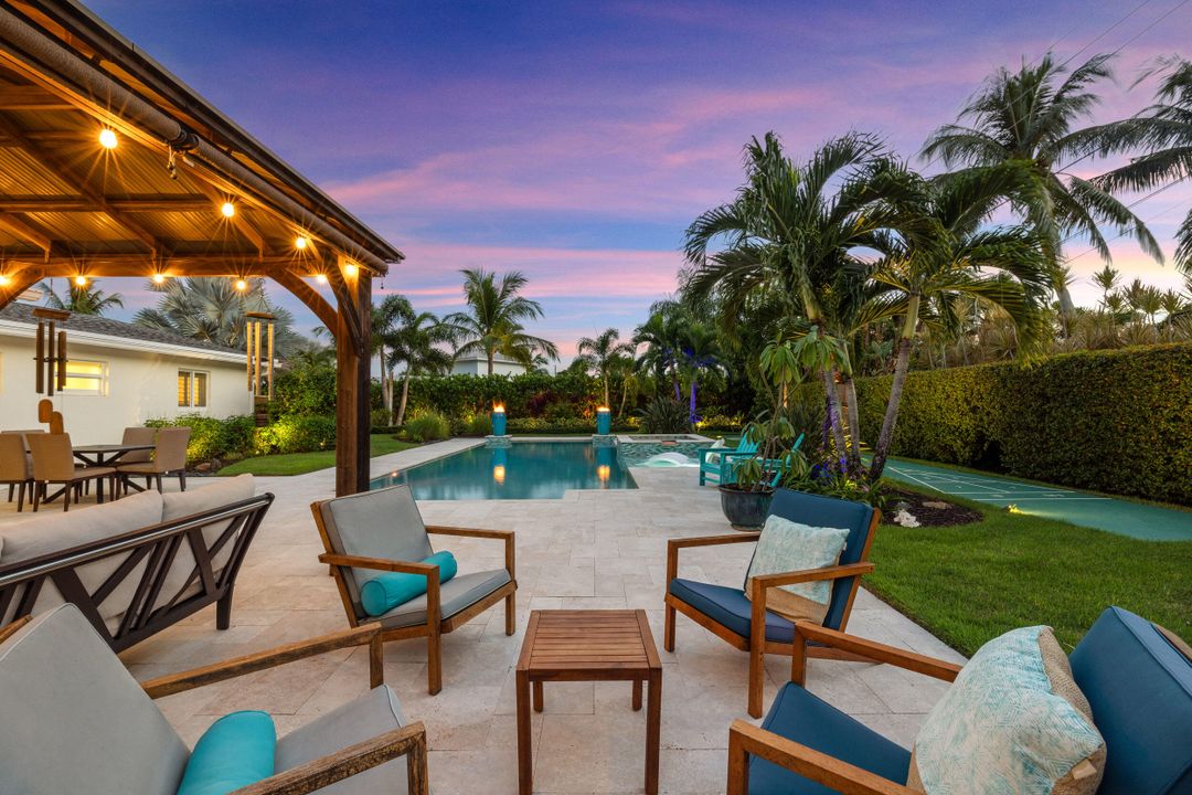 合同活跃: $1,195,000 (3 贝兹, 2 浴室, 1381 平方英尺)