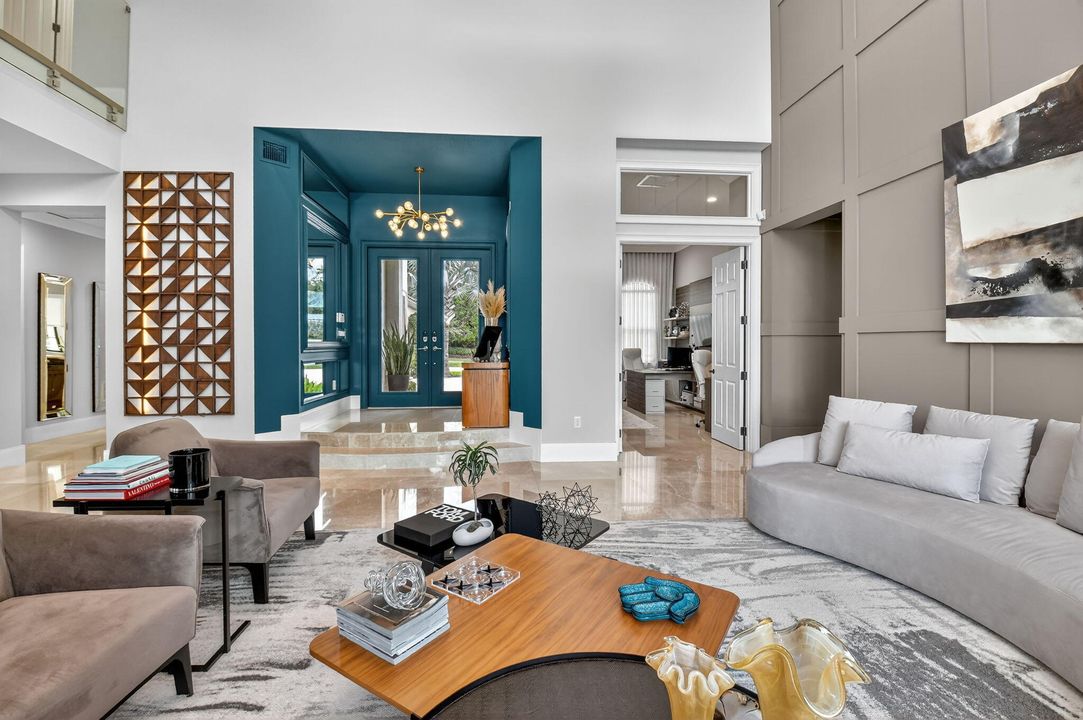 出租: $22,000 (5 贝兹, 6 浴室, 5529 平方英尺)