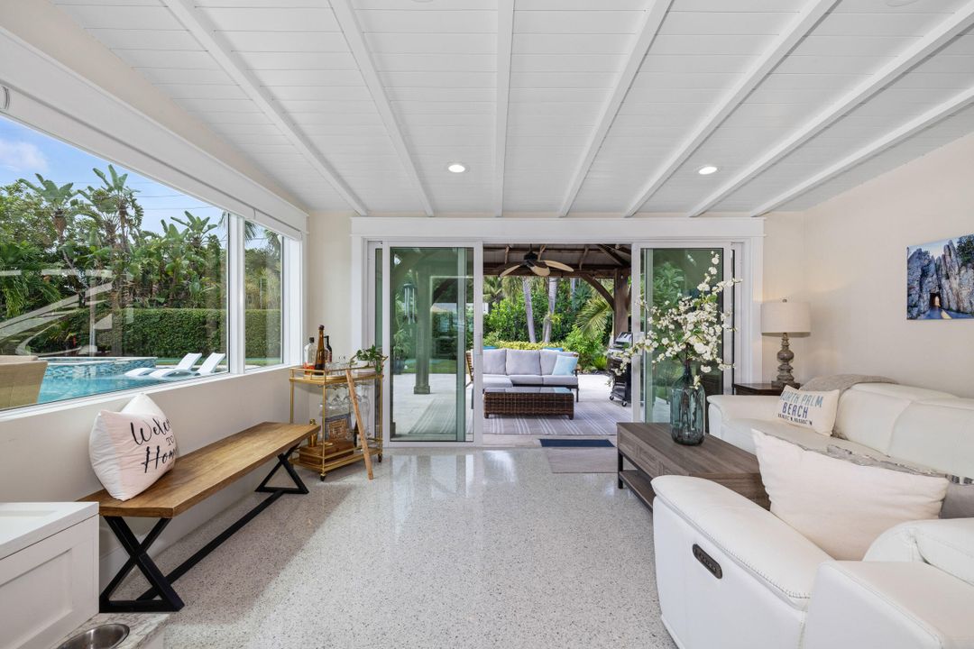 合同活跃: $1,195,000 (3 贝兹, 2 浴室, 1381 平方英尺)