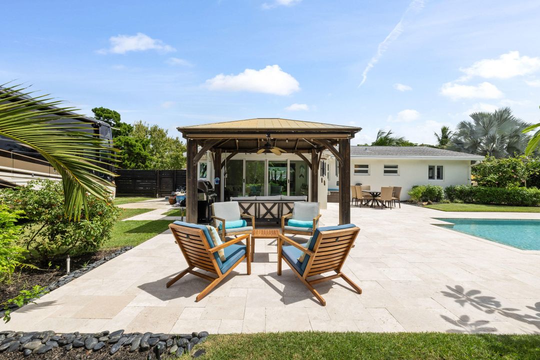 合同活跃: $1,195,000 (3 贝兹, 2 浴室, 1381 平方英尺)