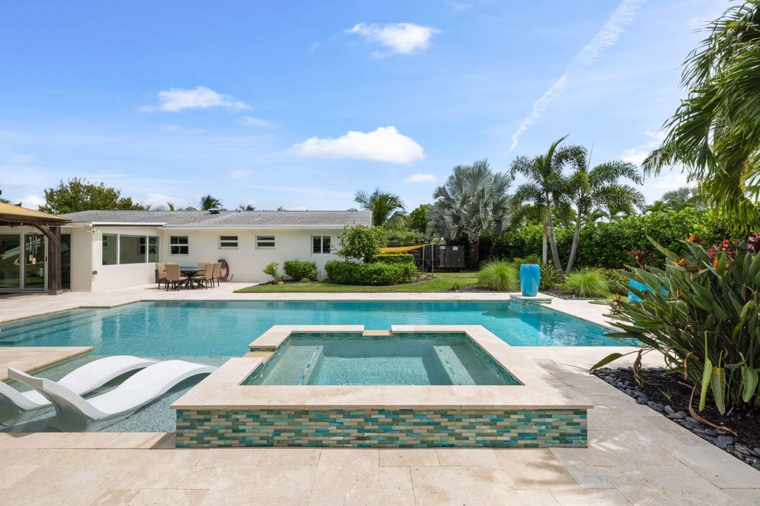 合同活跃: $1,195,000 (3 贝兹, 2 浴室, 1381 平方英尺)