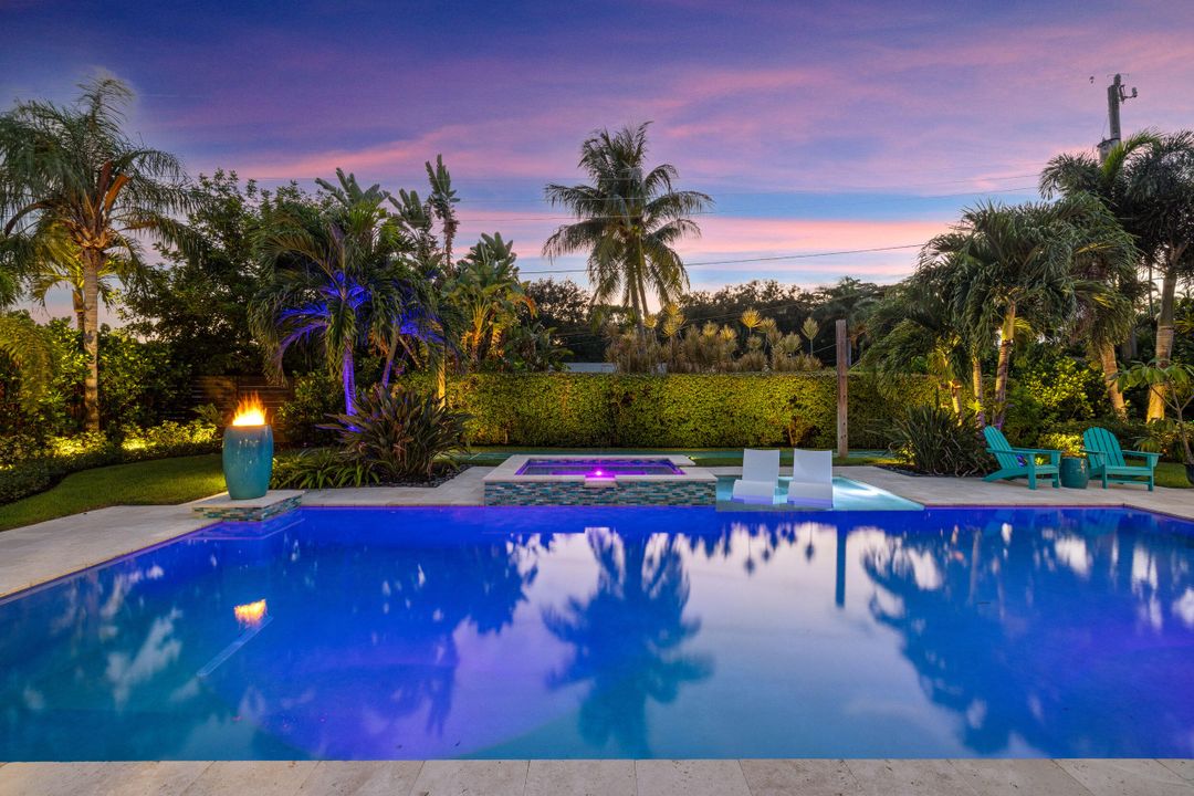 合同活跃: $1,195,000 (3 贝兹, 2 浴室, 1381 平方英尺)