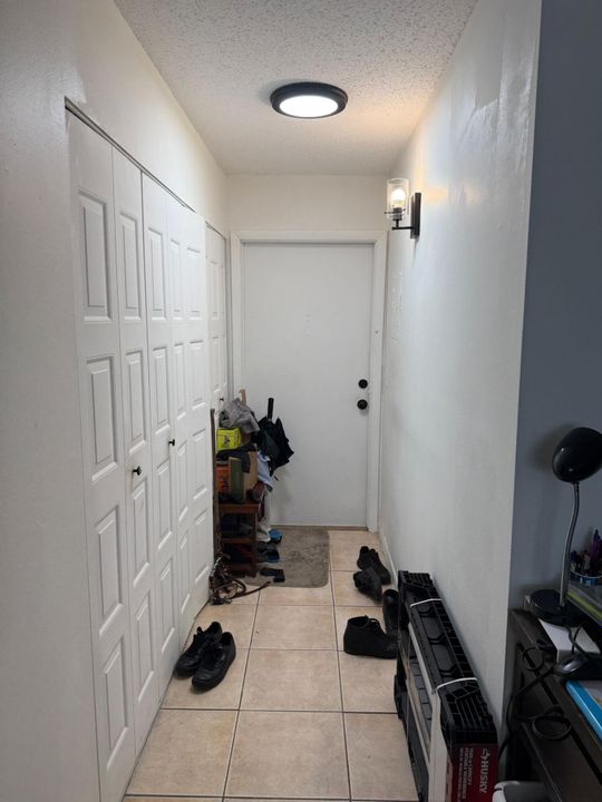 For Sale: $165,000 (1 beds, 1 baths, 512 Square Feet)