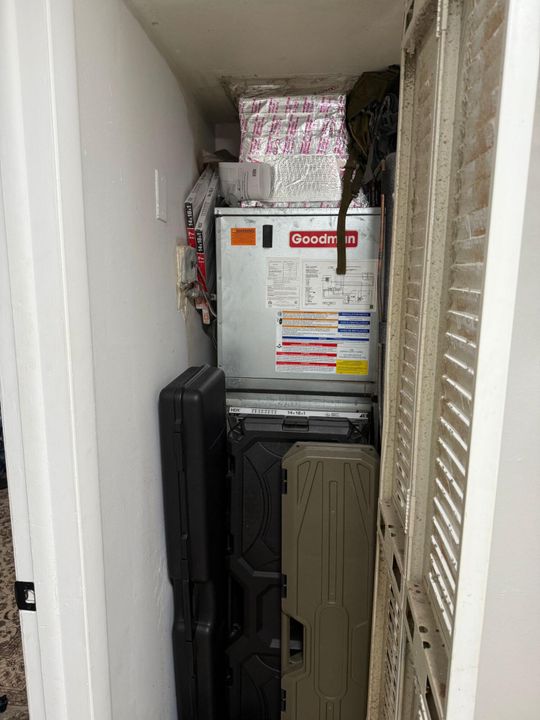 For Sale: $165,000 (1 beds, 1 baths, 512 Square Feet)