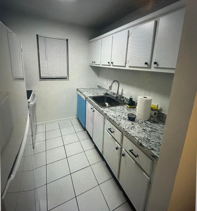 For Sale: $165,000 (1 beds, 1 baths, 512 Square Feet)