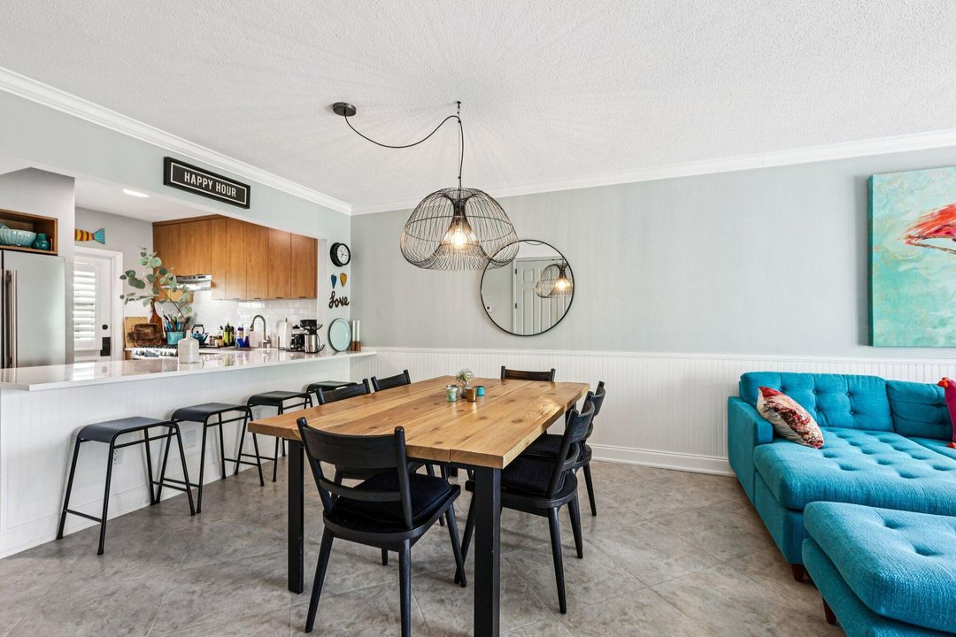 For Sale: $499,999 (2 beds, 2 baths, 1008 Square Feet)