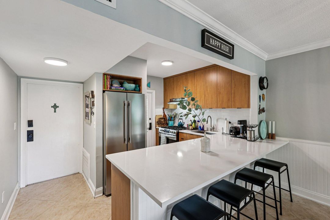 For Sale: $499,999 (2 beds, 2 baths, 1008 Square Feet)