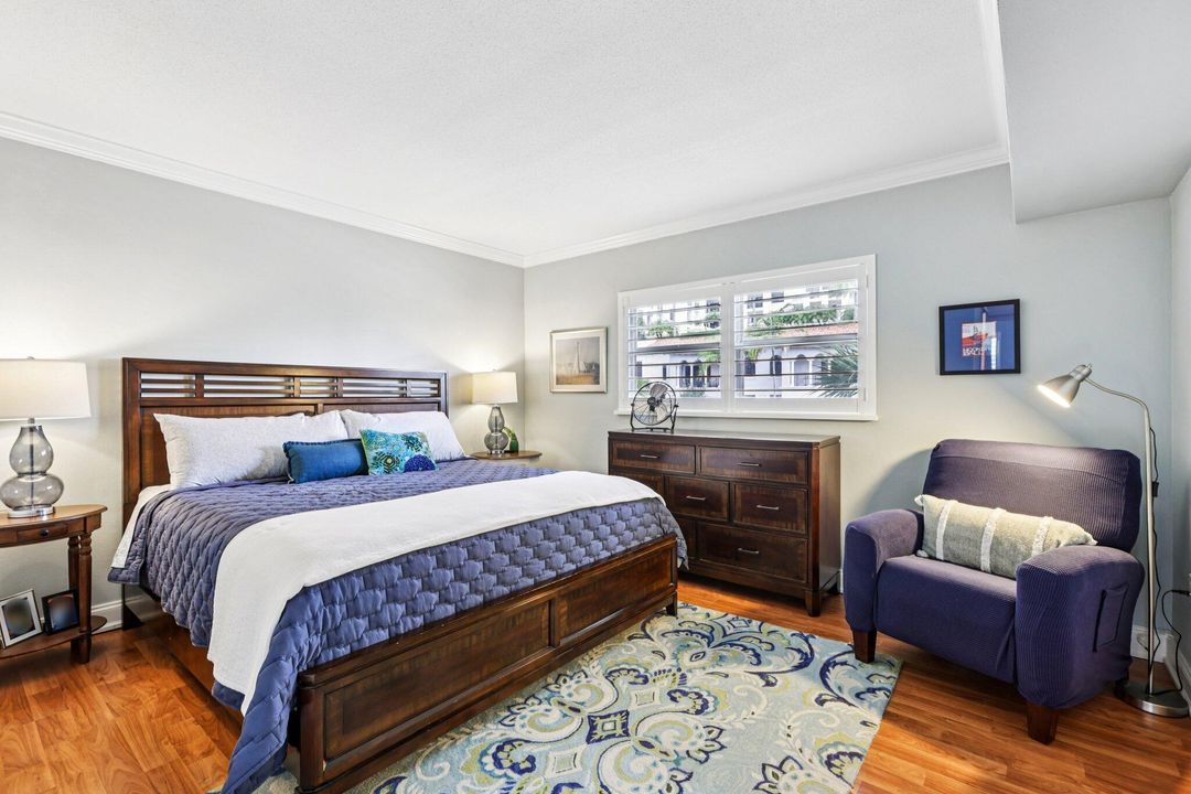 For Sale: $499,999 (2 beds, 2 baths, 1008 Square Feet)