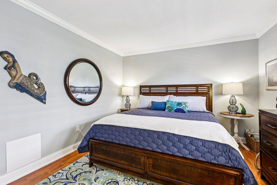 For Sale: $499,999 (2 beds, 2 baths, 1008 Square Feet)