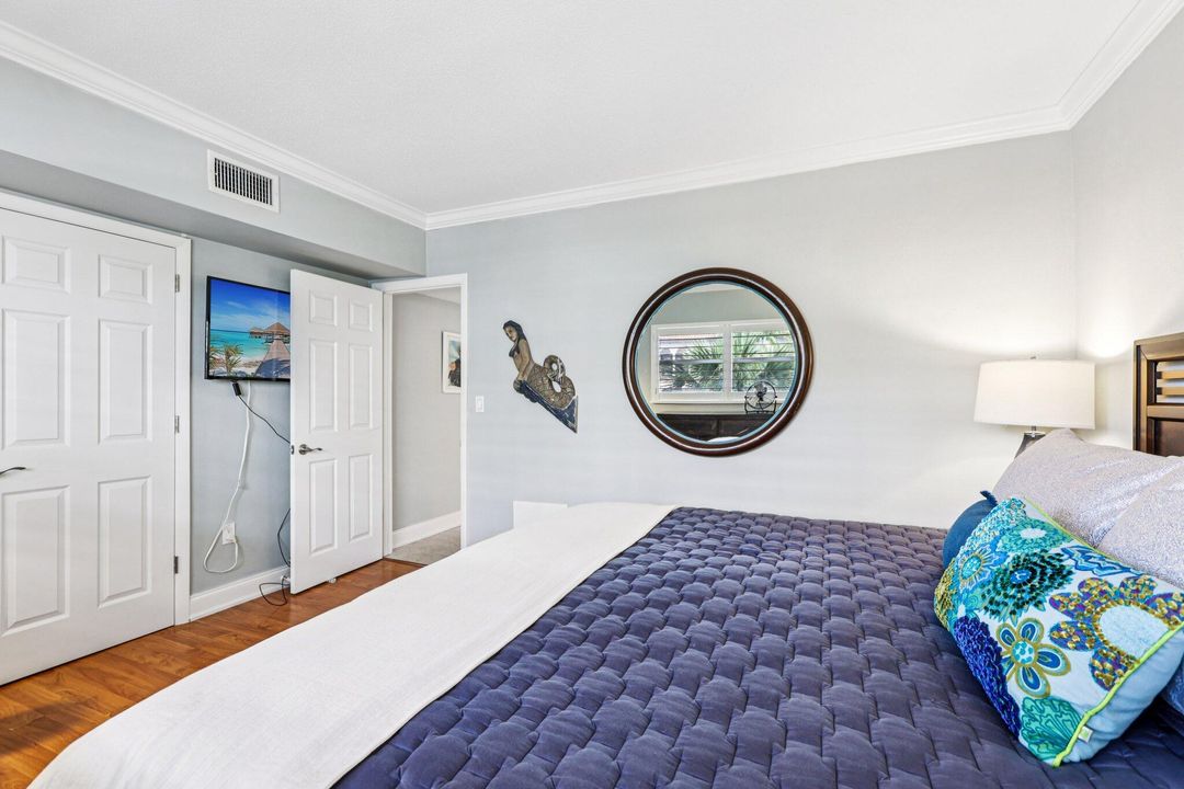 For Sale: $499,999 (2 beds, 2 baths, 1008 Square Feet)