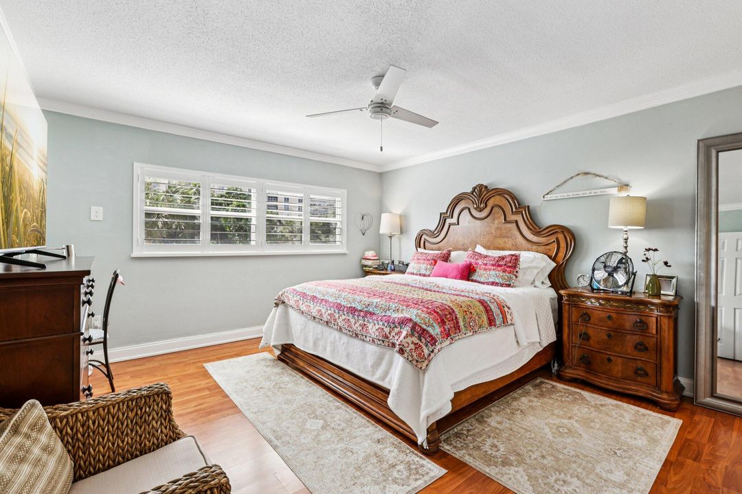 For Sale: $499,999 (2 beds, 2 baths, 1008 Square Feet)